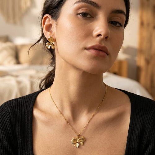 Kevira Blossom Pendant & Stud Set