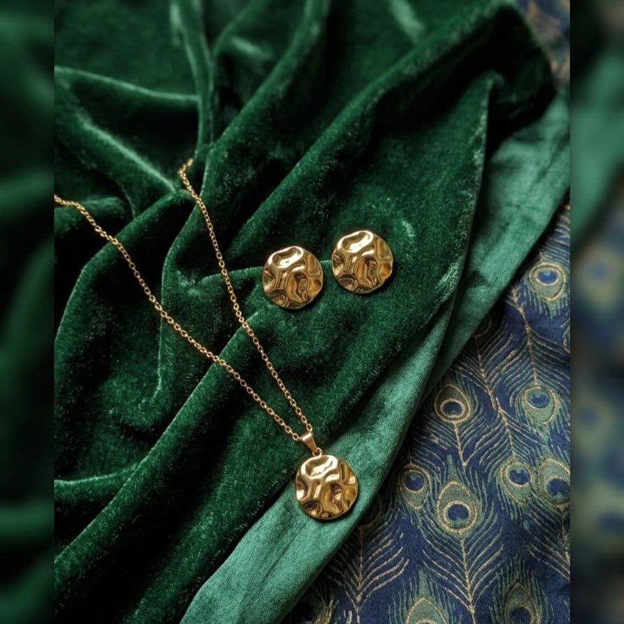 Kevira Sculpted Coin Pendant & Stud Set