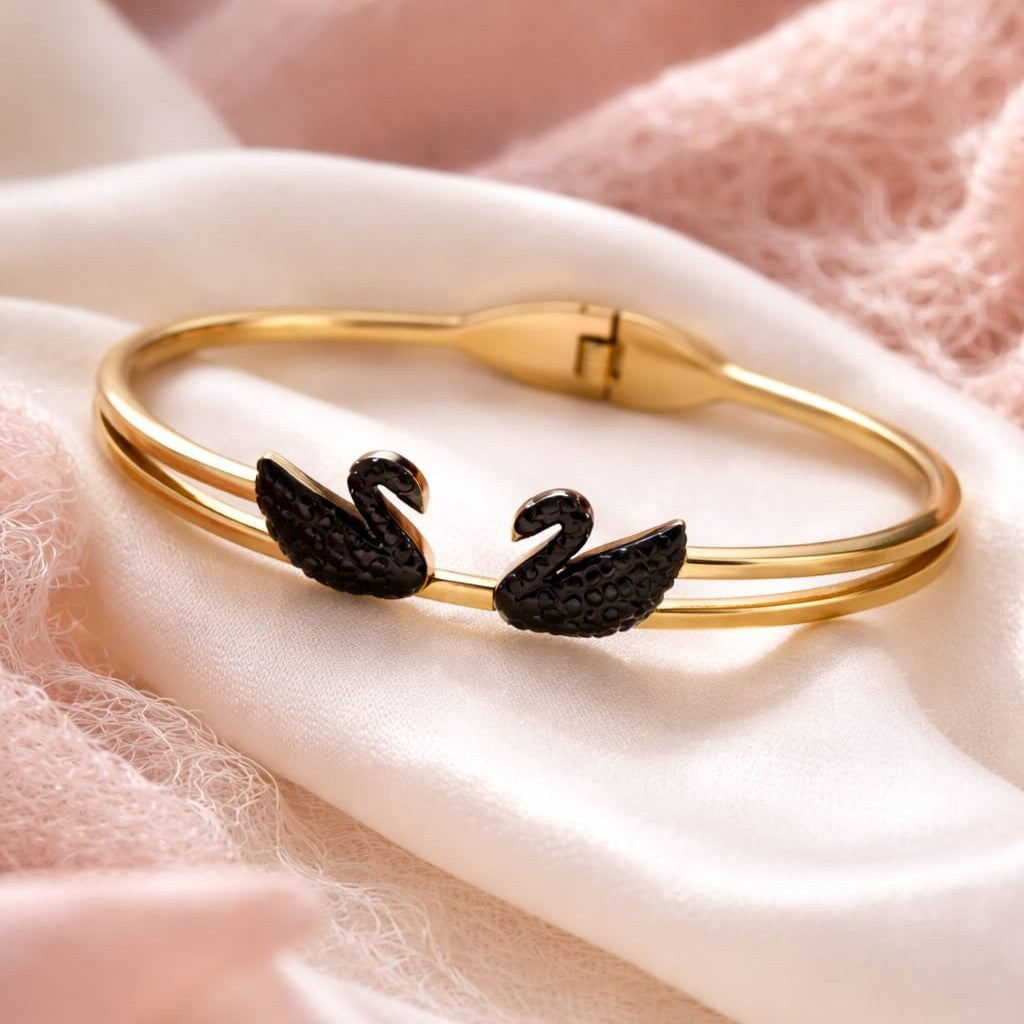 Kevira Noir Swan Elegance Bracelet